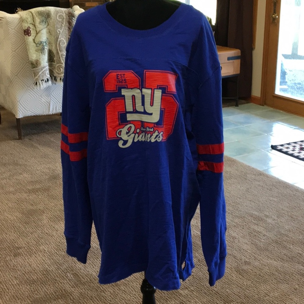 NWT NFL License long sleeve giants Tee